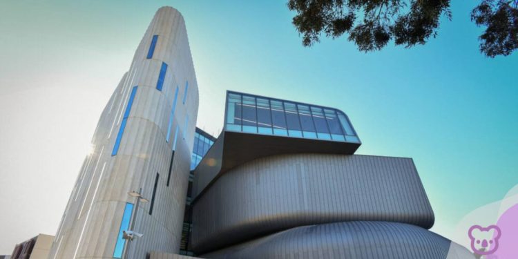 Deakin University Announces Industry Research Partnership and Scholarship with Boeing India