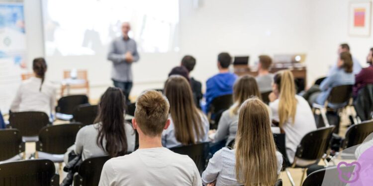 The Impact of Industry Uncertainty on Academic Talent