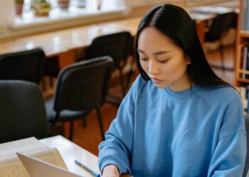 Grammarly and Latimer A.I partner for an inclusive A.I writing assistant