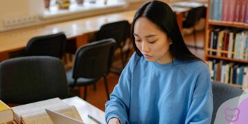 Grammarly and Latimer A.I partner for an inclusive A.I writing assistant