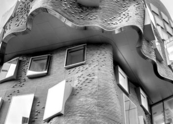 UTS Program Cuts Clash with New Colombo Plan Reforms, Threatening Australia’s Asia Capability