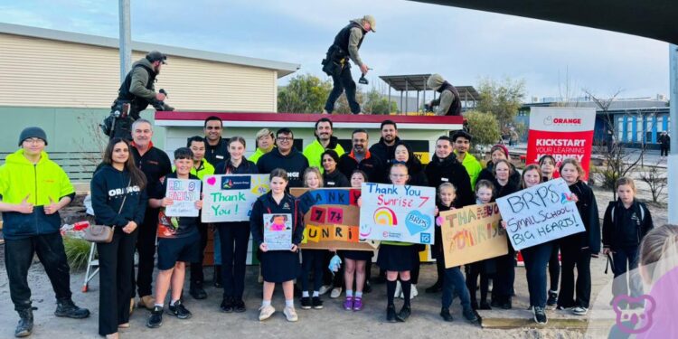 Orange College Students Build Play House for Botanic Ridge Primary