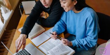 The Uni Guide and Trans Neuron Partner to Boost Global Student Employability